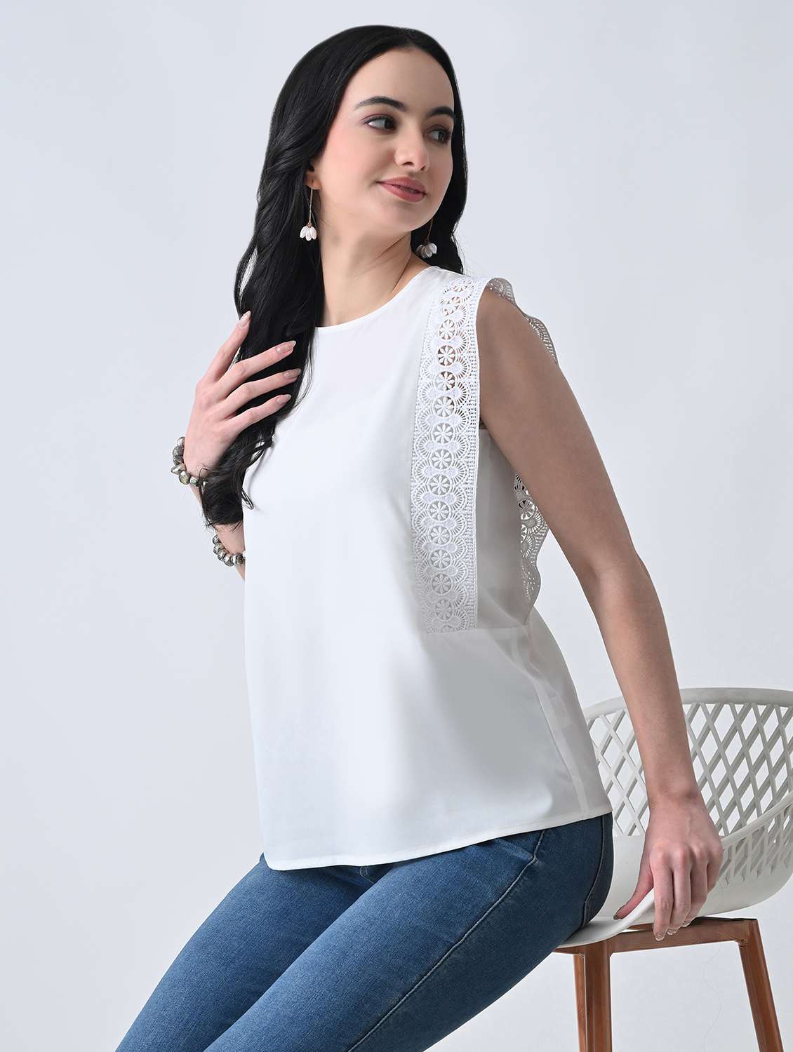 women solid round neck regular top