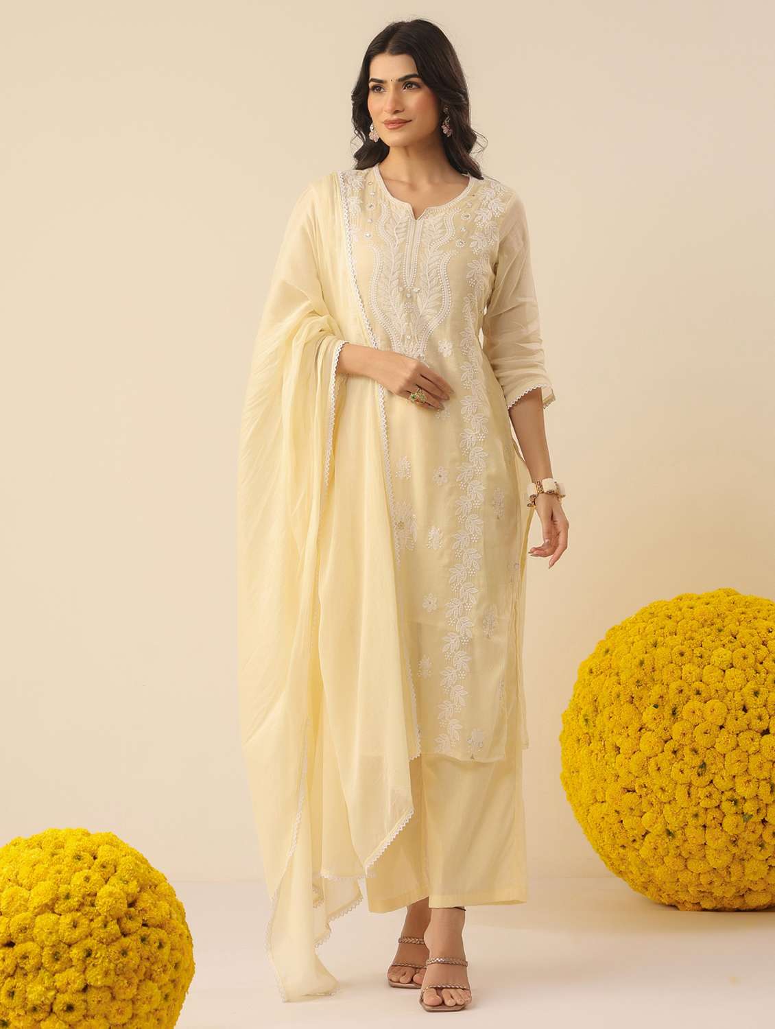 women solid with work notch neck kurta pant with dupatta set