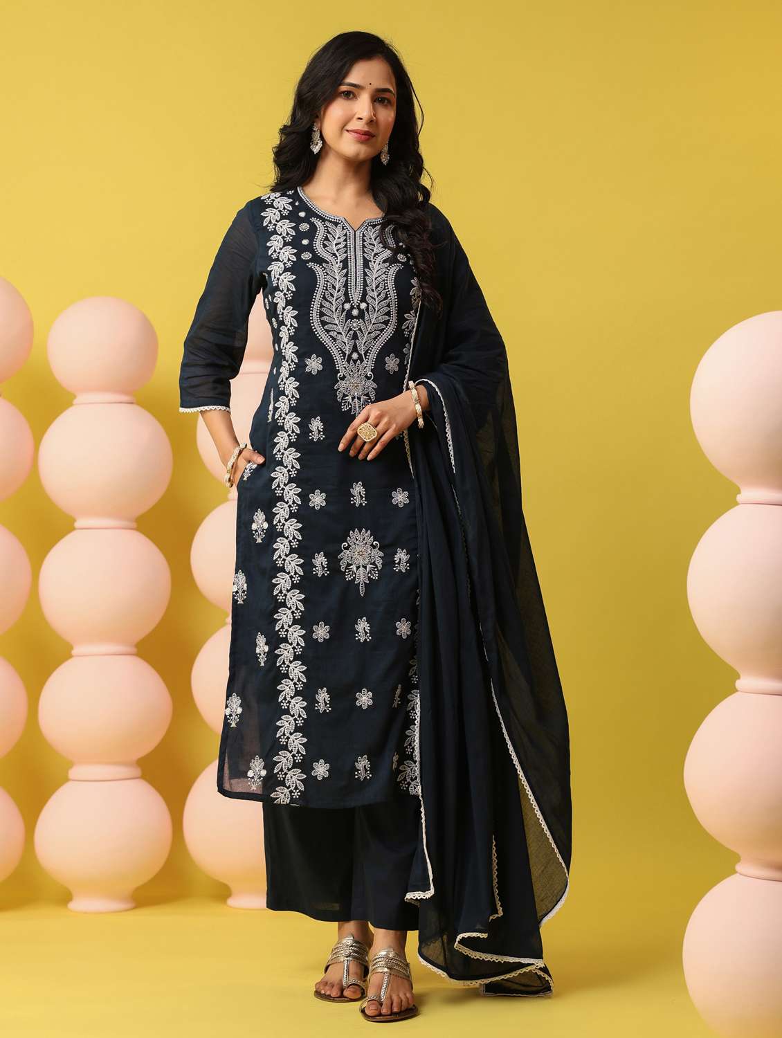women solid with work notch neck kurta pant with dupatta set
