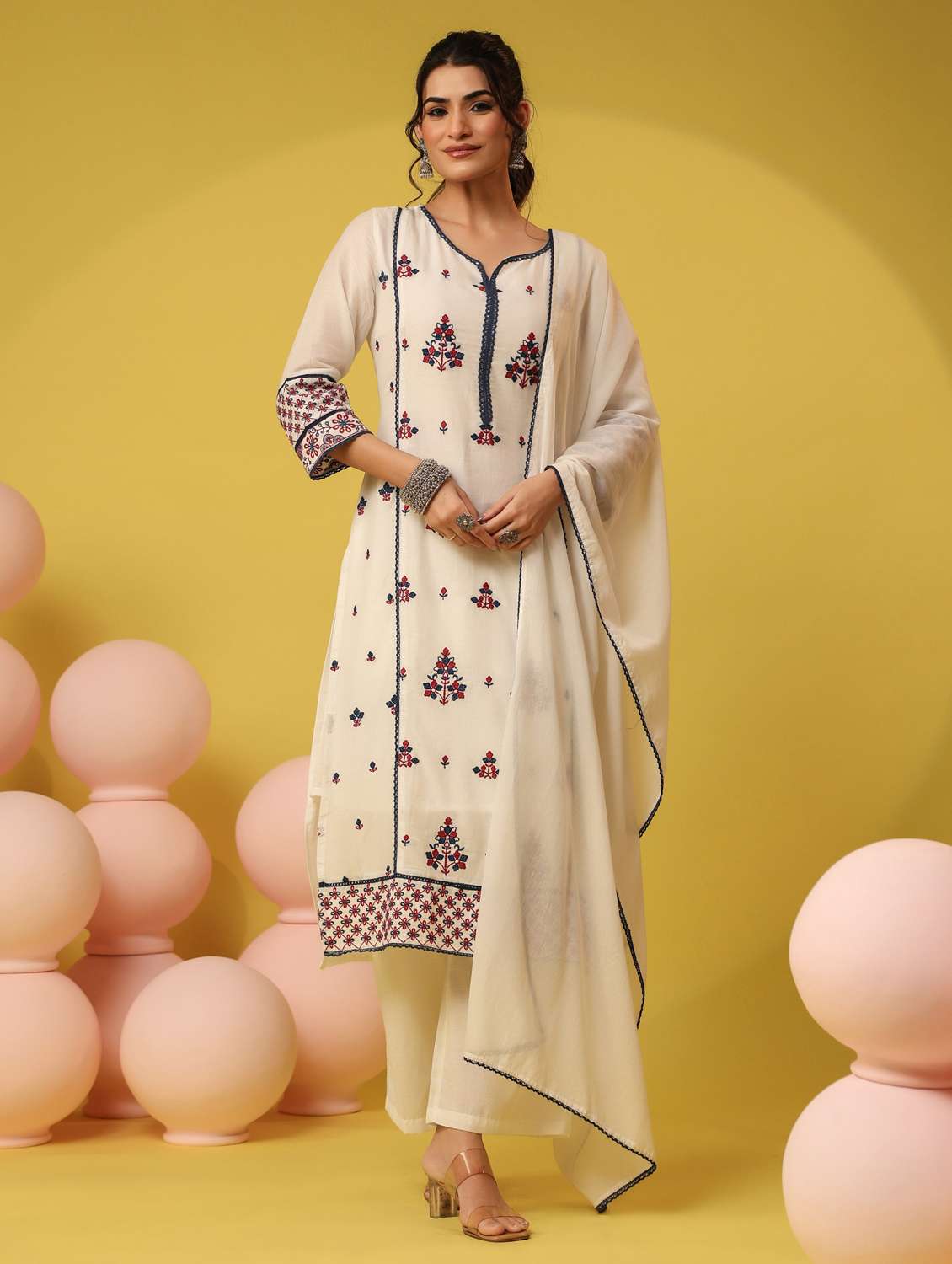 women solid with work notch neck kurta pant with dupatta set