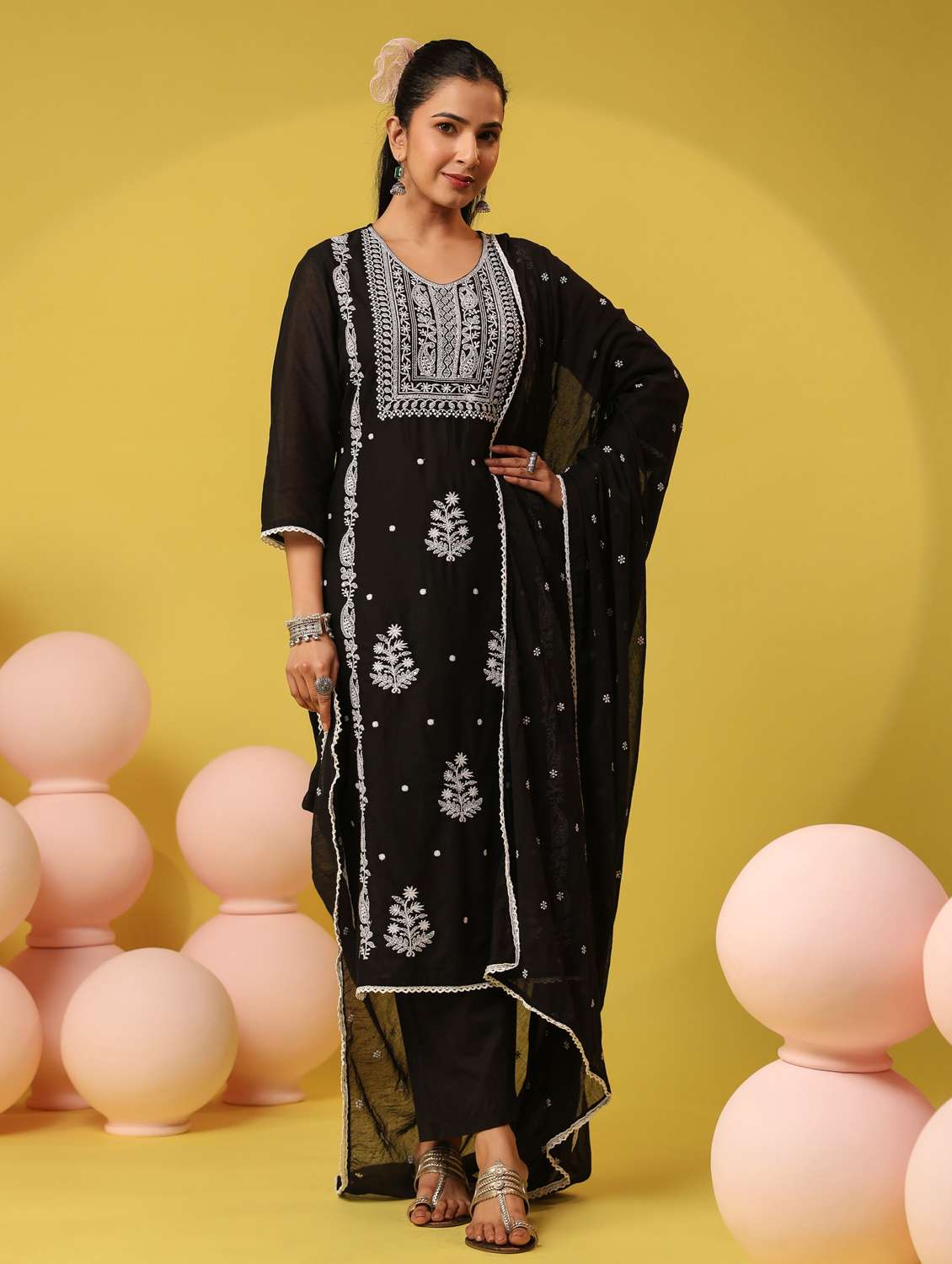 women solid with work round neck kurta pant with dupatta set