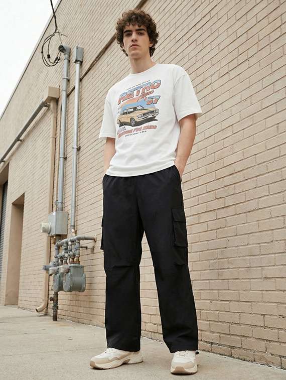 men solid high rise relaxed fit cargo - 22390383 -  Standard Image - 3