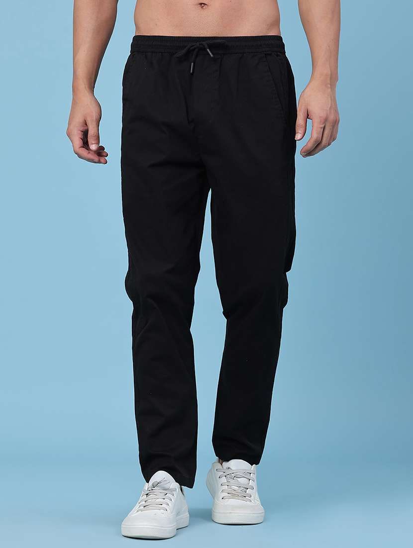 men solid mid rise regular fit trackpant