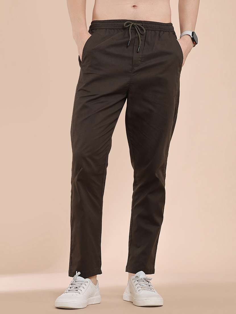 men solid mid rise regular fit track pant
