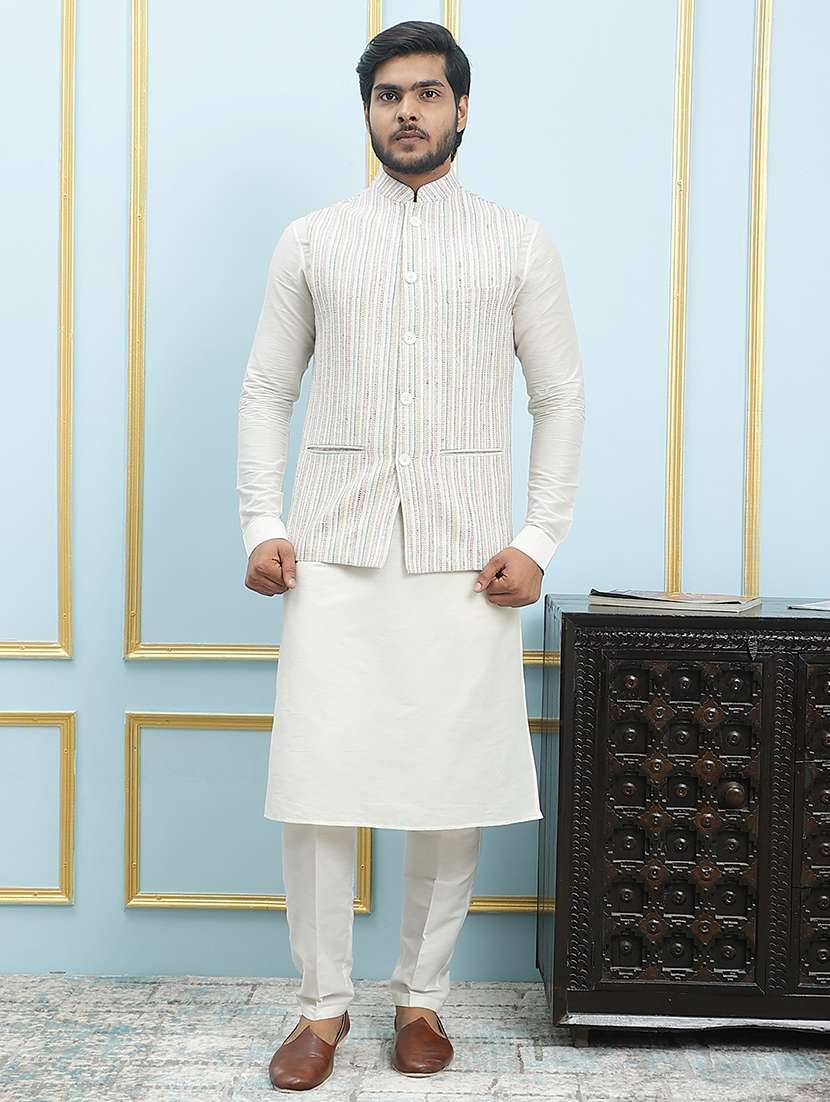 men self design mandarin neck kurta pyjama with jacket set