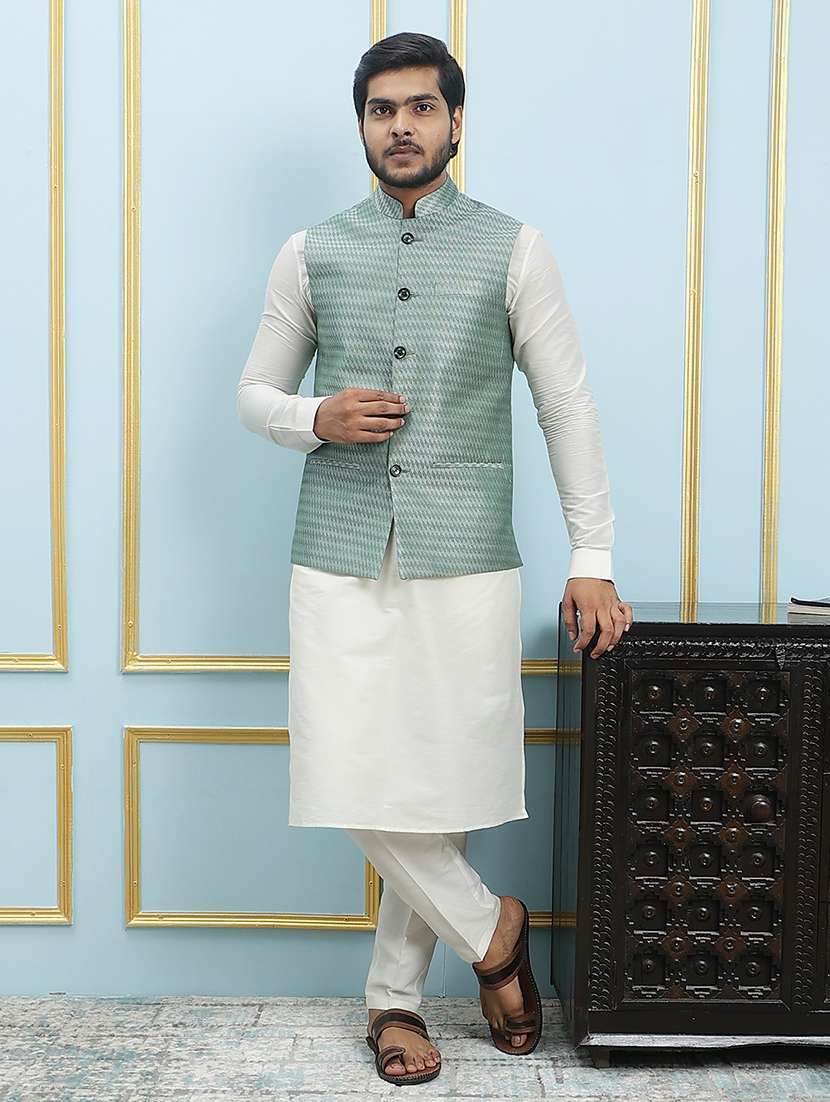 men self design mandarin neck kurta pyjama with jacket set