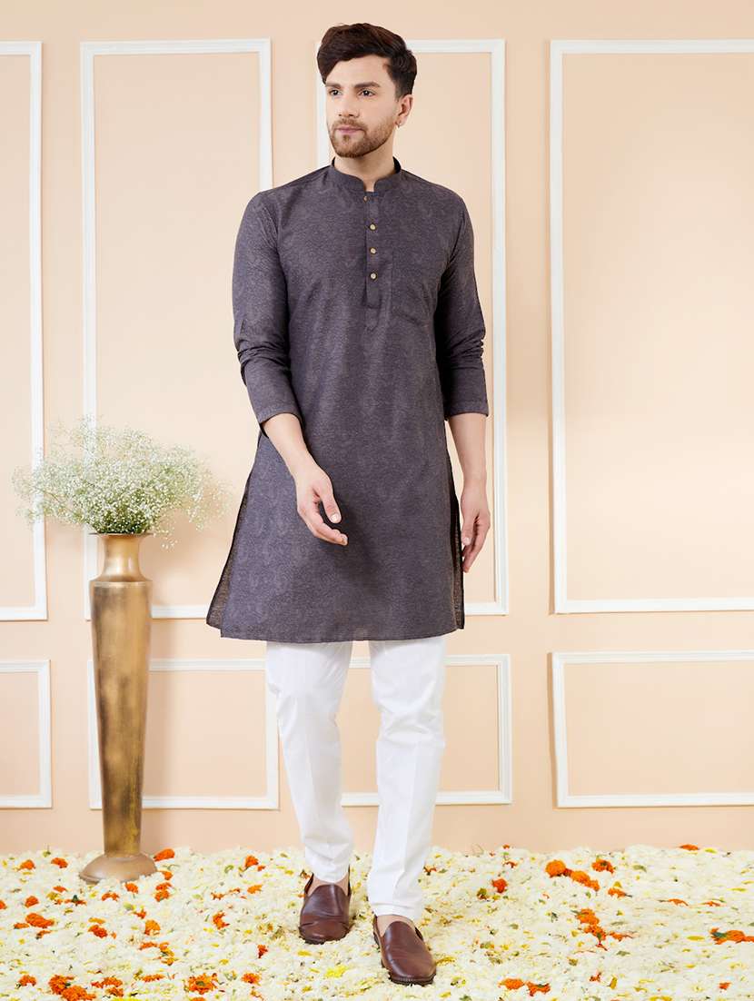 men embroidered long sleeve kurta