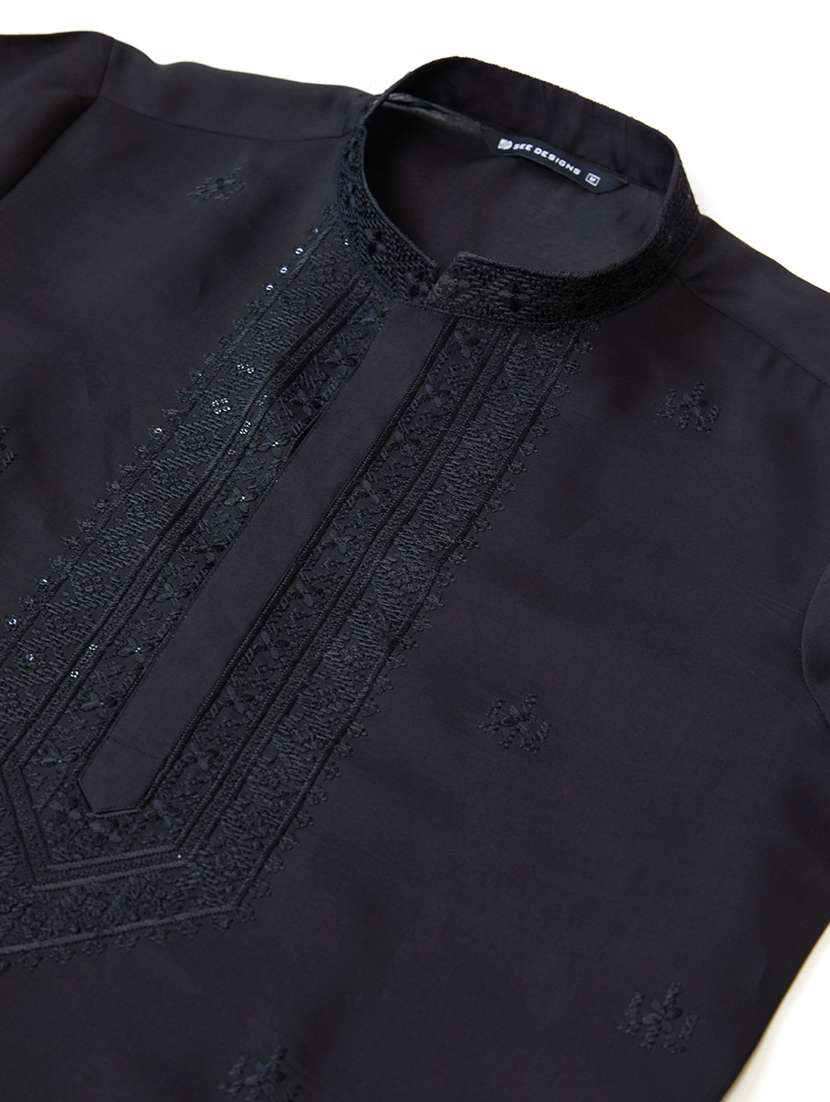 Men Solid With Work Mandarin Neck Long Kurta - 22392295 -  Standard Image - 5