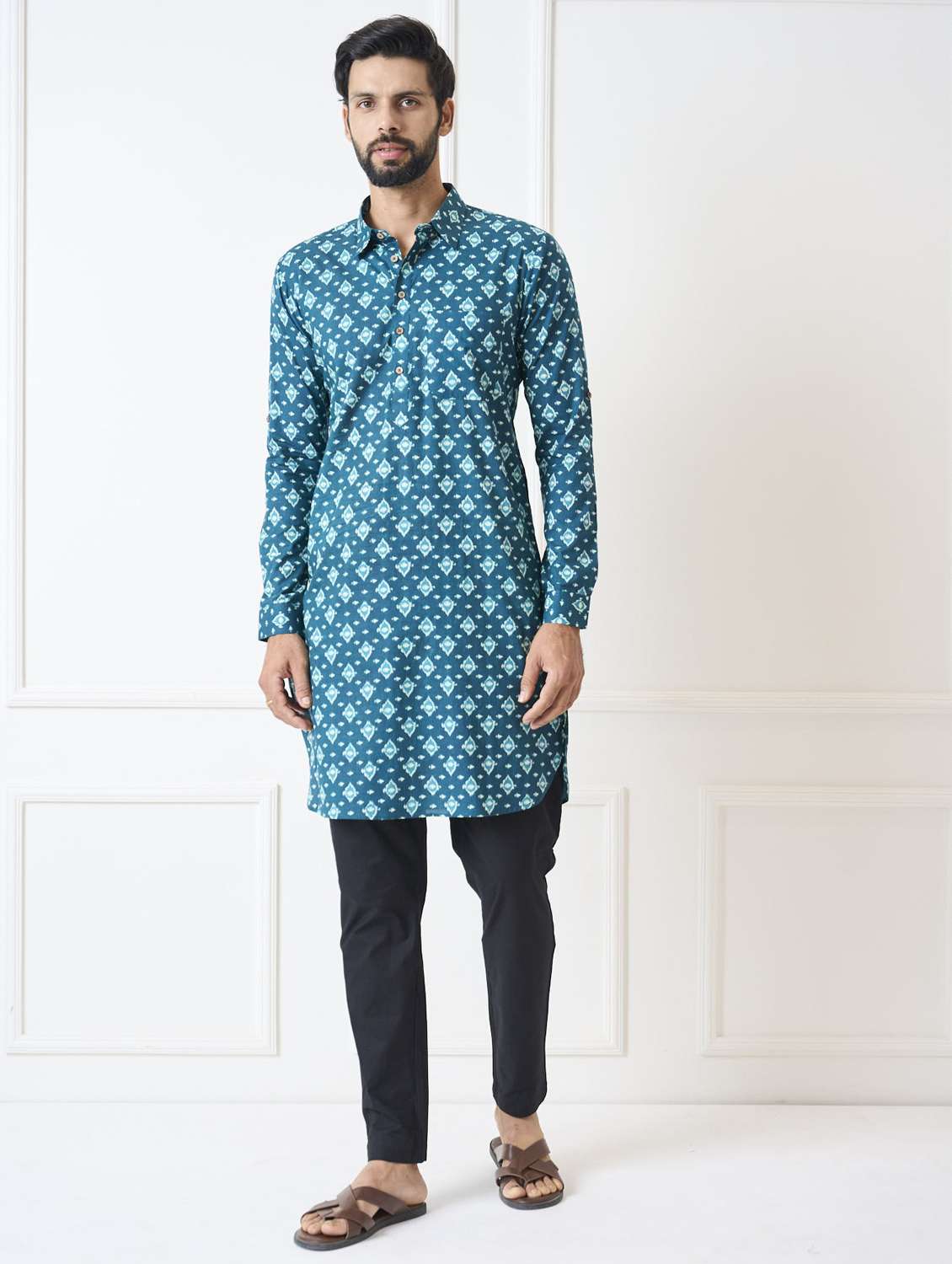 men printed long sleeve pathani kurta