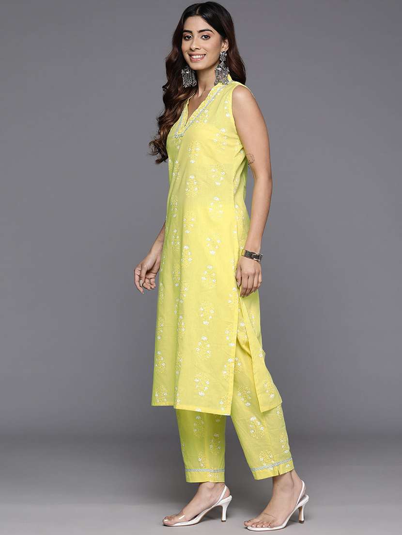women printed sleeveless kurta pant set - 22392791 -  Standard Image - 3