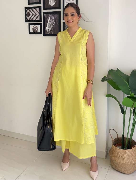 women printed sleeveless kurta palazzo set - 22392795 -  Standard Image - 3