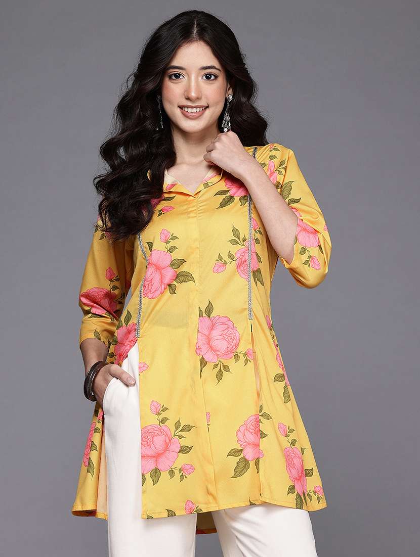 women floral print collared straight kurti