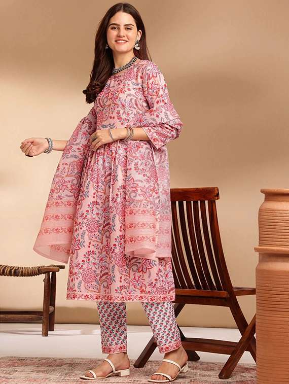 women printed three quarter sleeve kurta pant with dupatta set