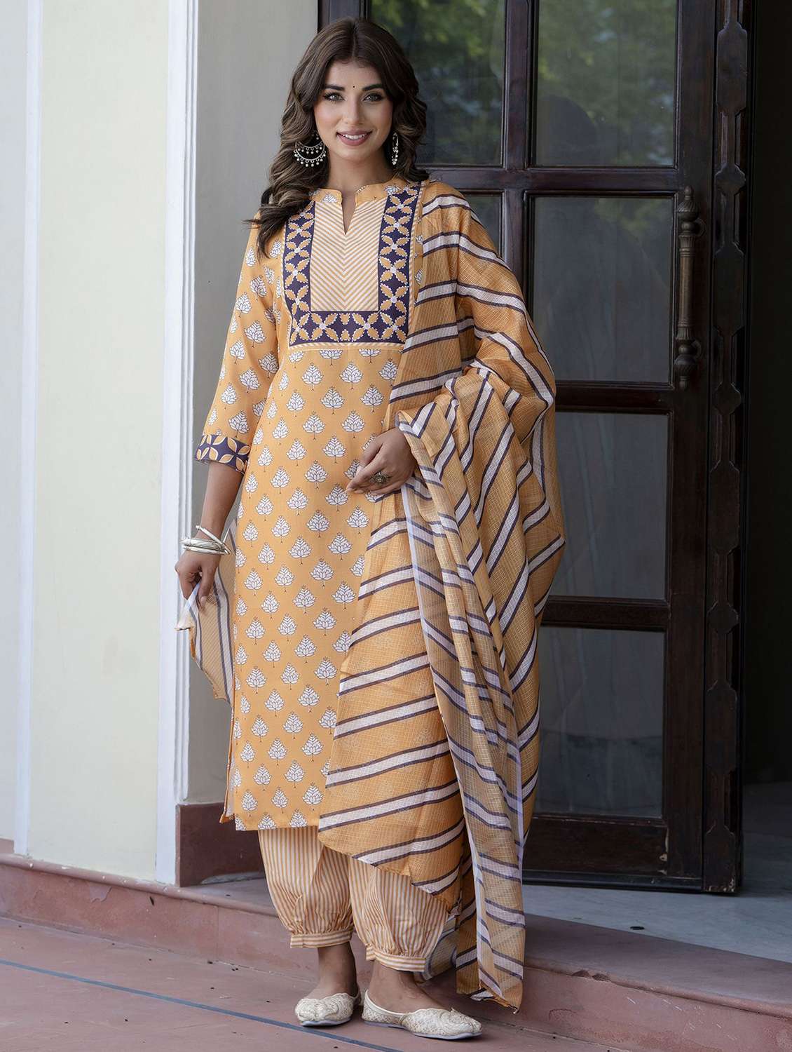 women printed three quarter sleeve kurta salwar with dupatta set
