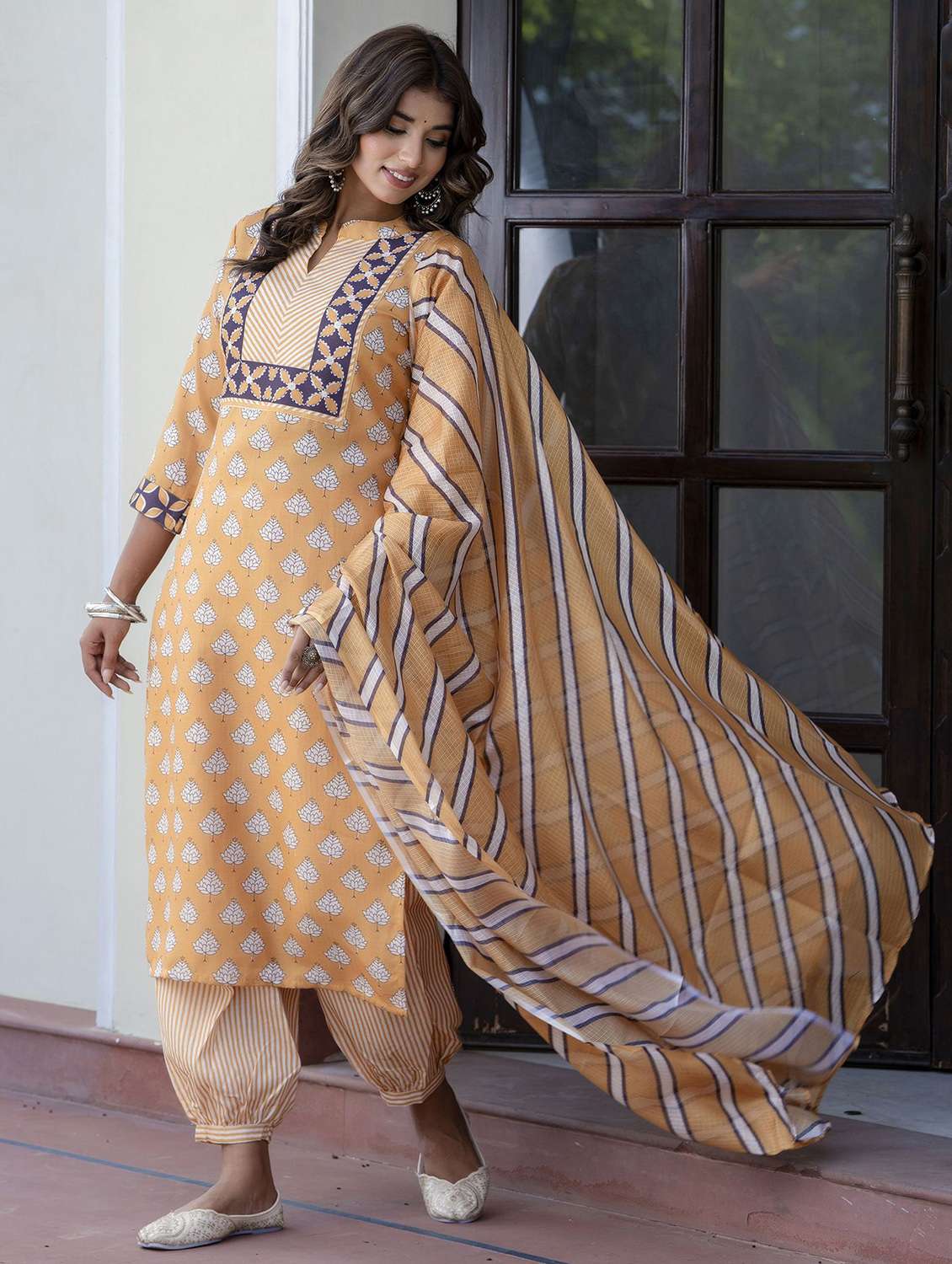 women printed three quarter sleeve kurta salwar with dupatta set - 22392938 -  Standard Image - 3