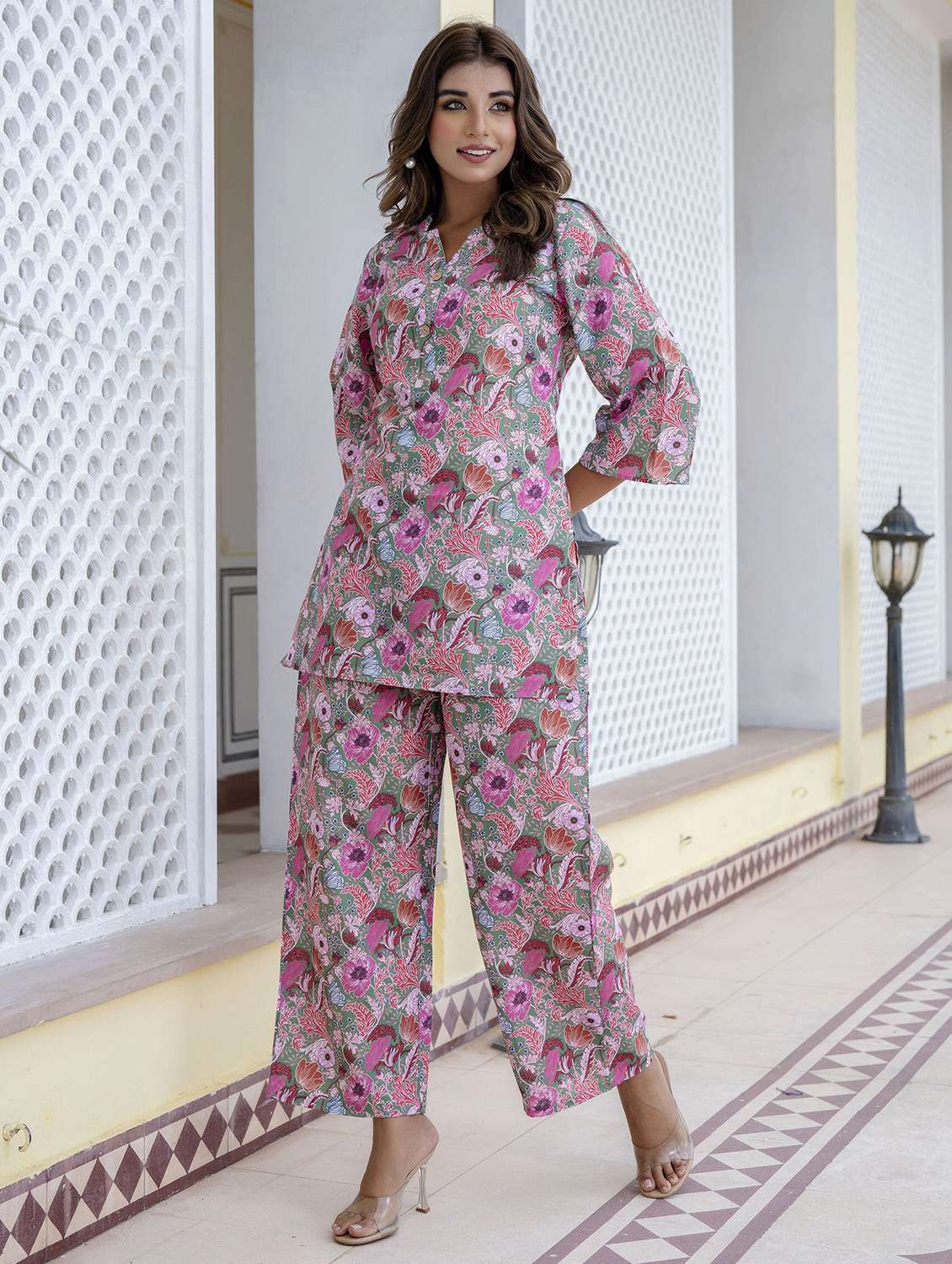women printed three quarter sleeve ethnic co-ord set - 22392945 -  Standard Image - 3