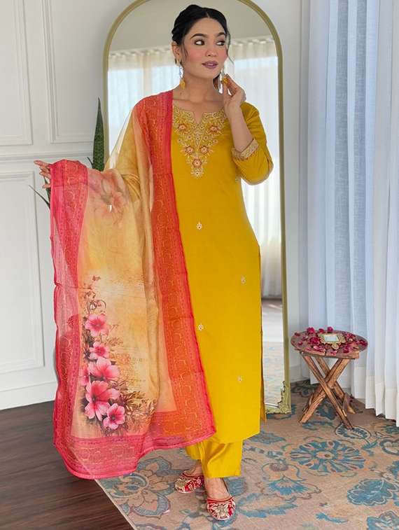 women solid with work three quarter sleeve kurta pant with dupatta set