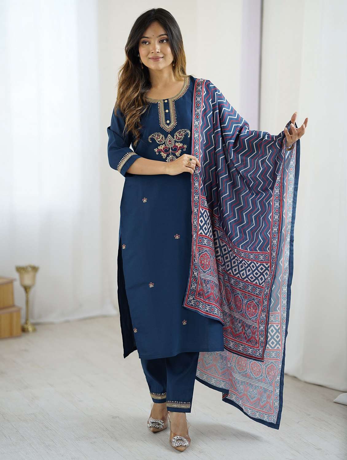 women solid with work three quarter sleeve kurta pant with dupatta set