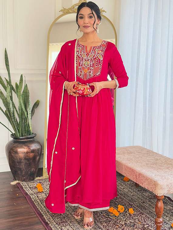 women solid with work three quarter sleeve kurta pant with dupatta set