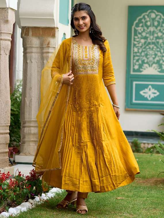 women solid with work three quarter sleeve kurta pant with dupatta set - 22393146 -  Standard Image - 3