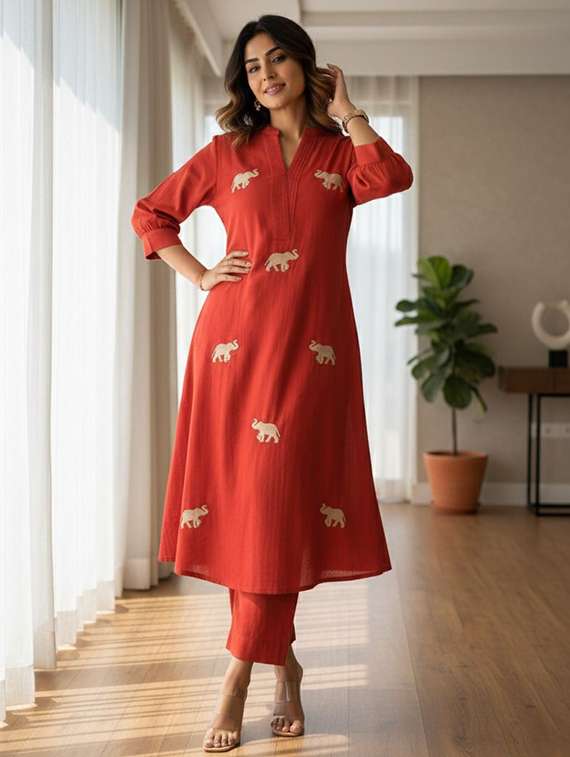 women solid with work three quarter sleeve kurta pant set