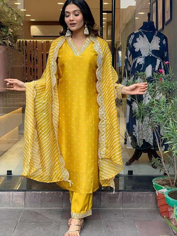 women printed three quarter sleeve kurta pant with dupatta set - 22393206 -  Standard Image - 3
