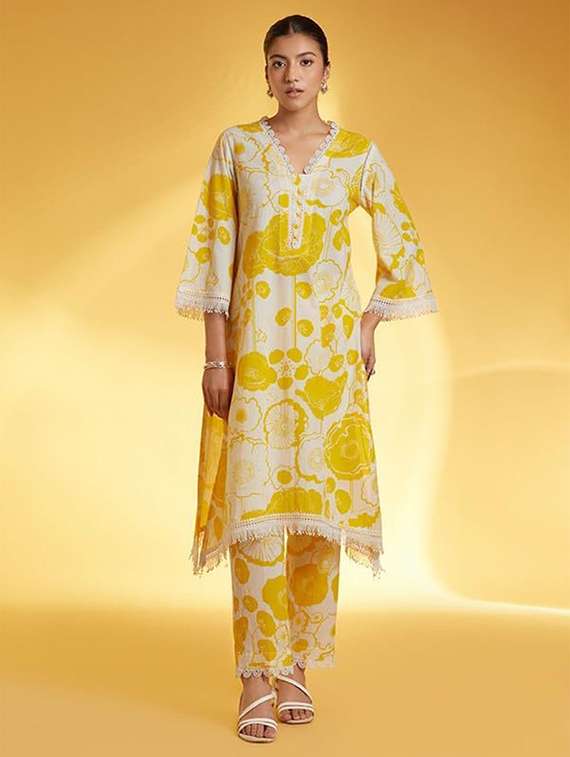 women printed three quarter sleeve kurta pant set