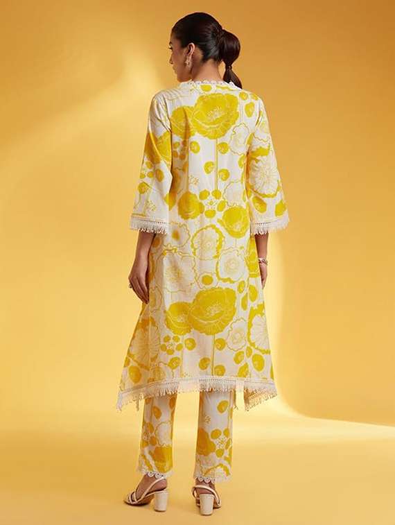 Women Printed Three Quarter Sleeve Kurta Pant Set - 22393235 -  Standard Image - 3