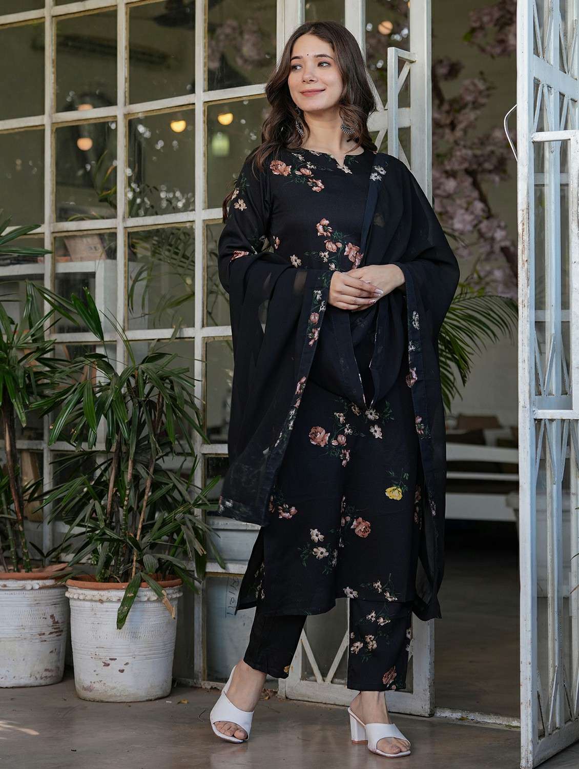 women floral three quarter sleeve kurta pant with dupatta set