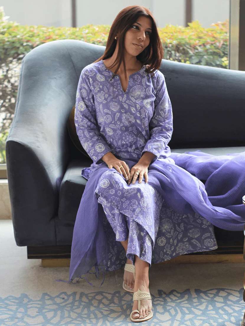 women floral three quarter sleeve kurta pant with dupatta set - 22393443 -  Standard Image - 3