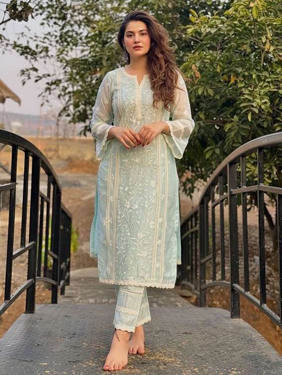 women solid with work three quarter sleeve kurta pant with dupatta set