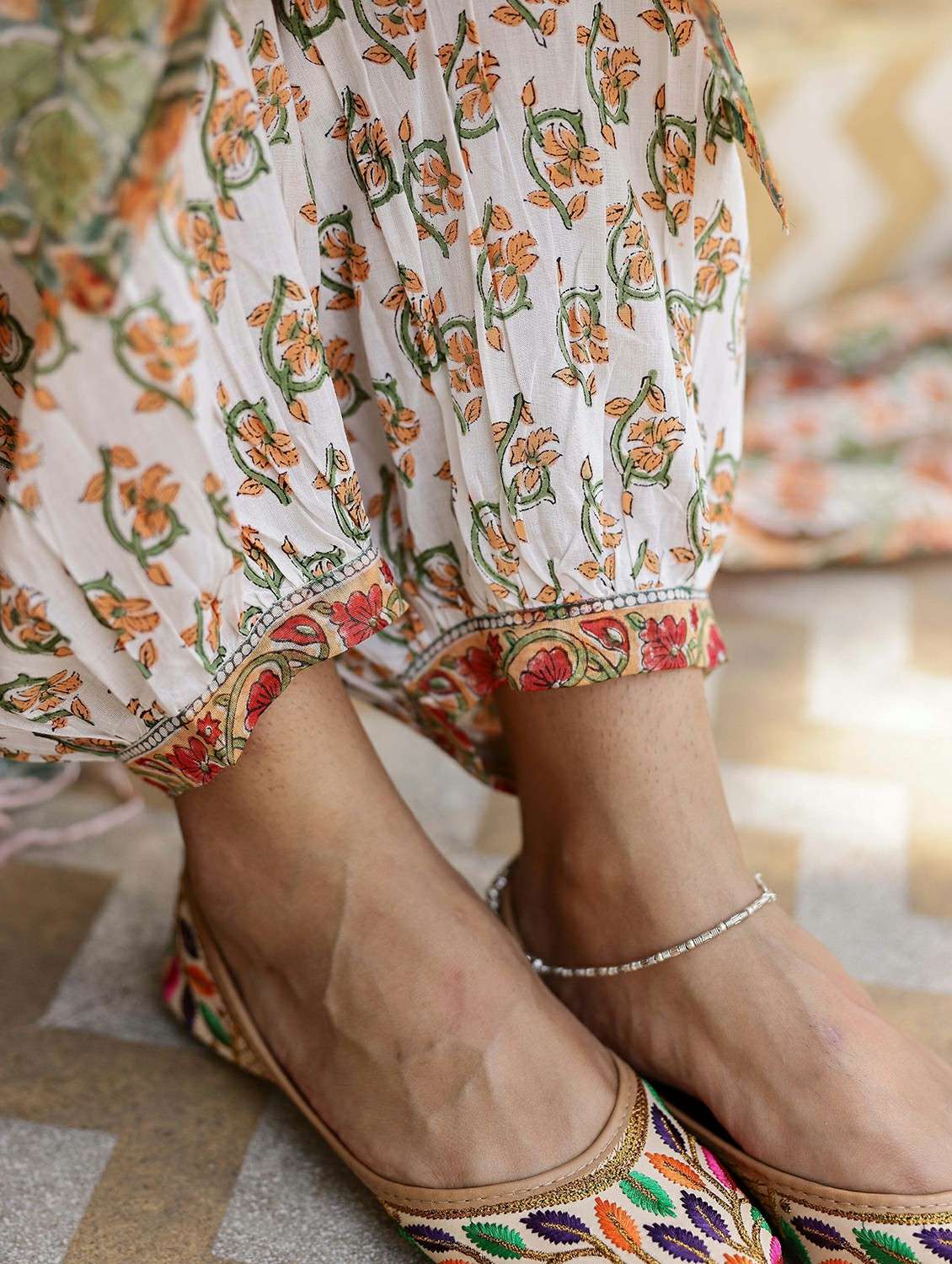 women floral three quarter sleeve kurta salwar with dupatta - 22393499 -  Standard Image - 3