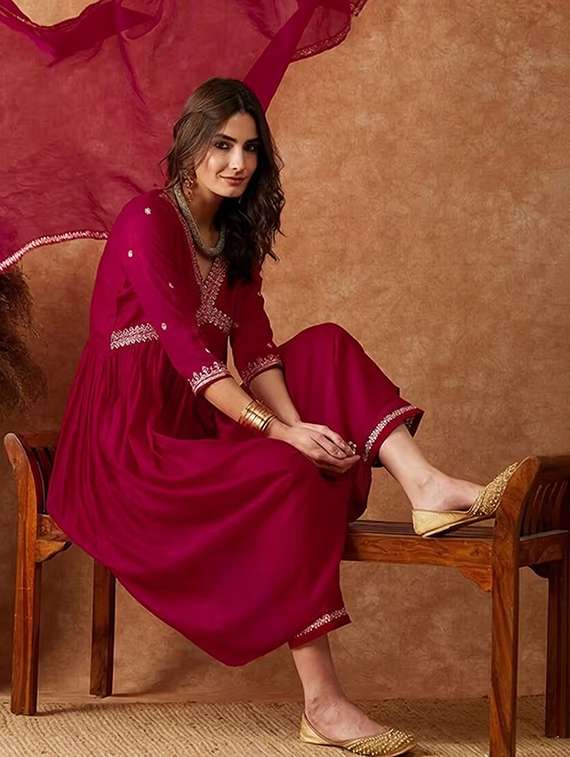 women solid with work three quarter sleeve kurta pant with dupatta set - 22393504 -  Standard Image - 3