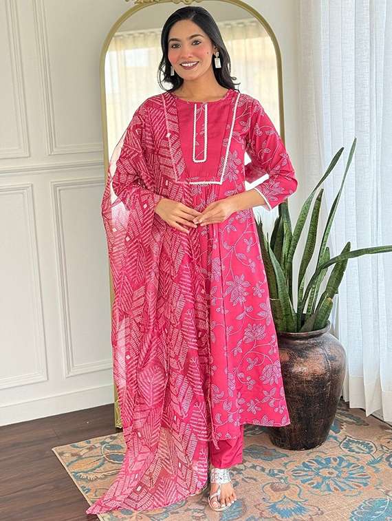 women floral three quarter sleeve kurta pant with dupatta set - 22393517 -  Standard Image - 3