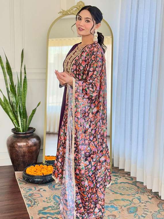 women solid with work three quarter sleeve kurta pant with dupatta set - 22393521 -  Standard Image - 3