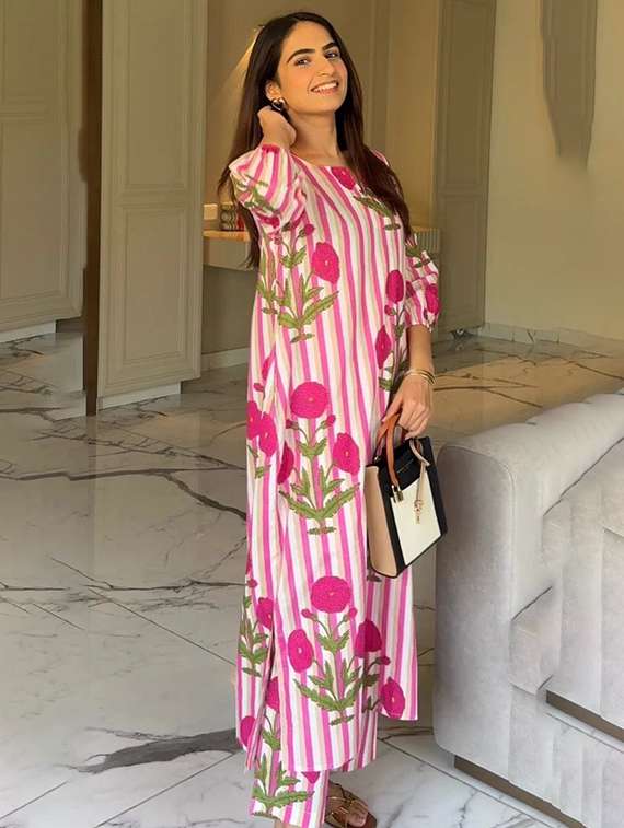 women printed three quarter sleeve kurta pant set