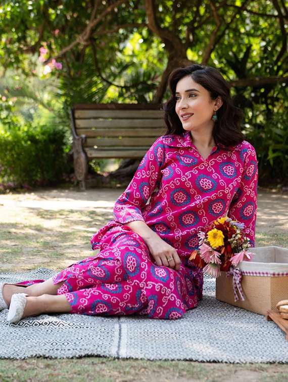 women printed three quarter sleeve kurta pant set - 22393571 -  Standard Image - 3