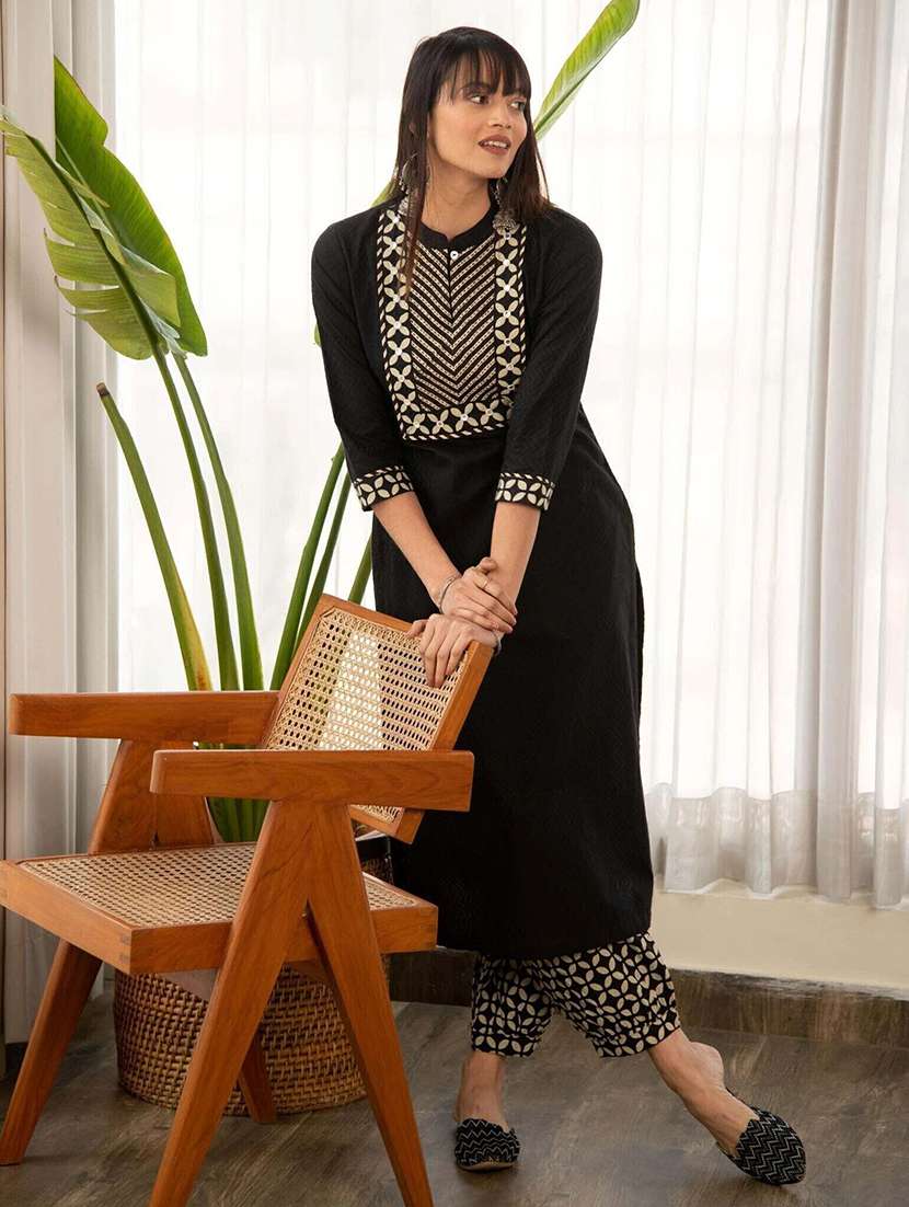 women printed three quarter sleeve kurta salwar set