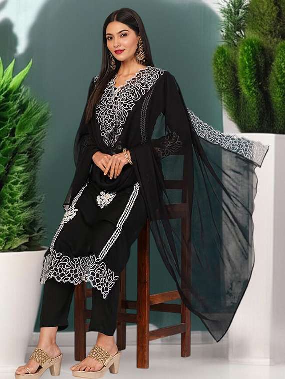 women solid with work three quarter sleeve kurta pant with dupatta set