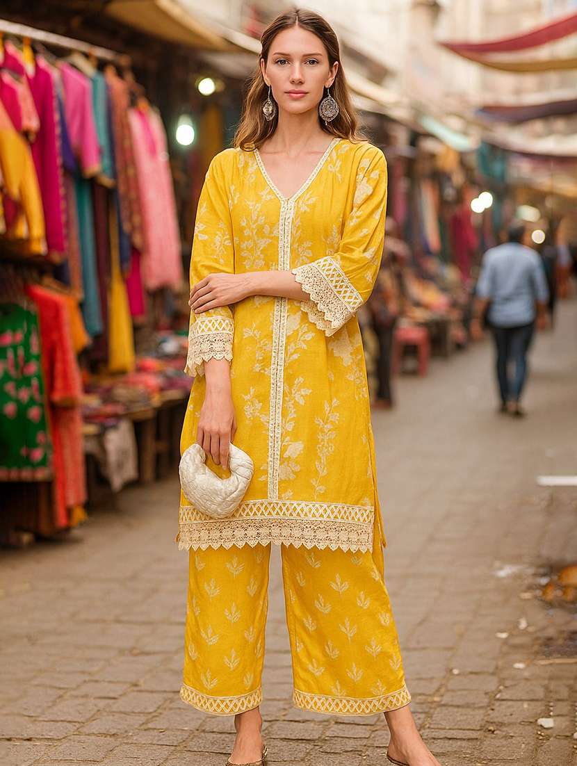 women printed three quarter sleeve kurta pant set