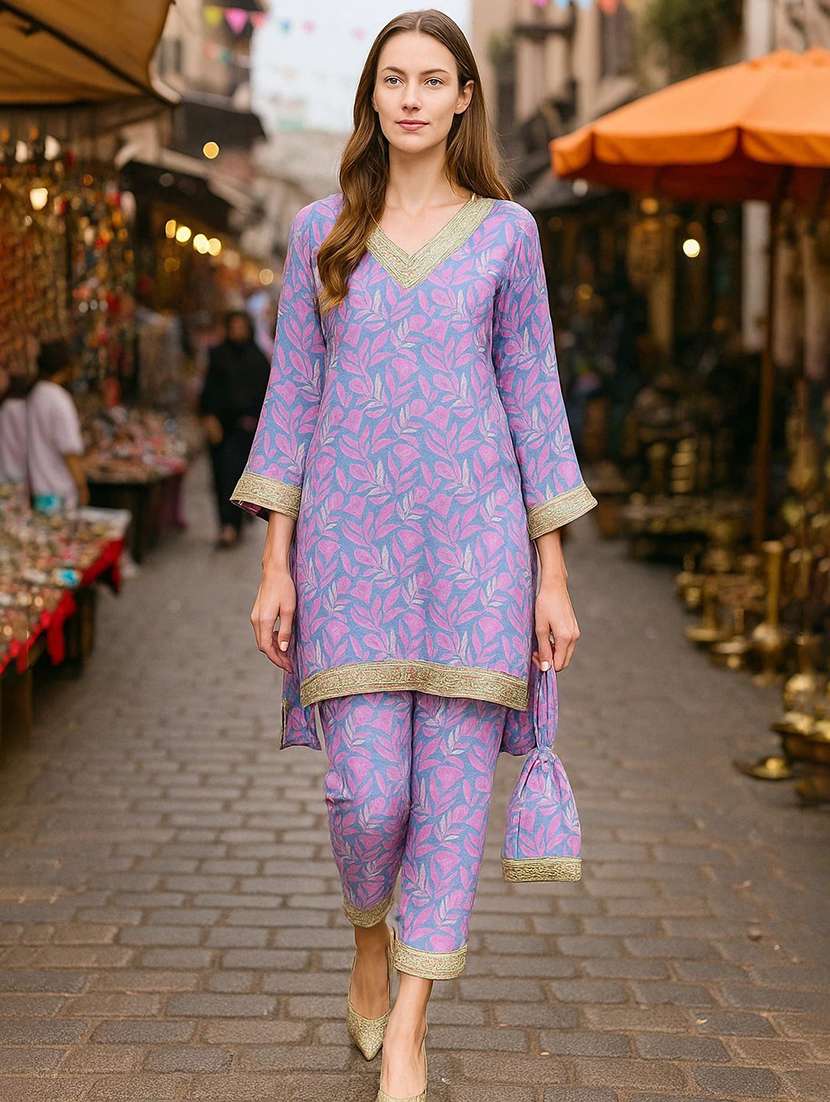 women printed three quarter sleeve kurta pant set