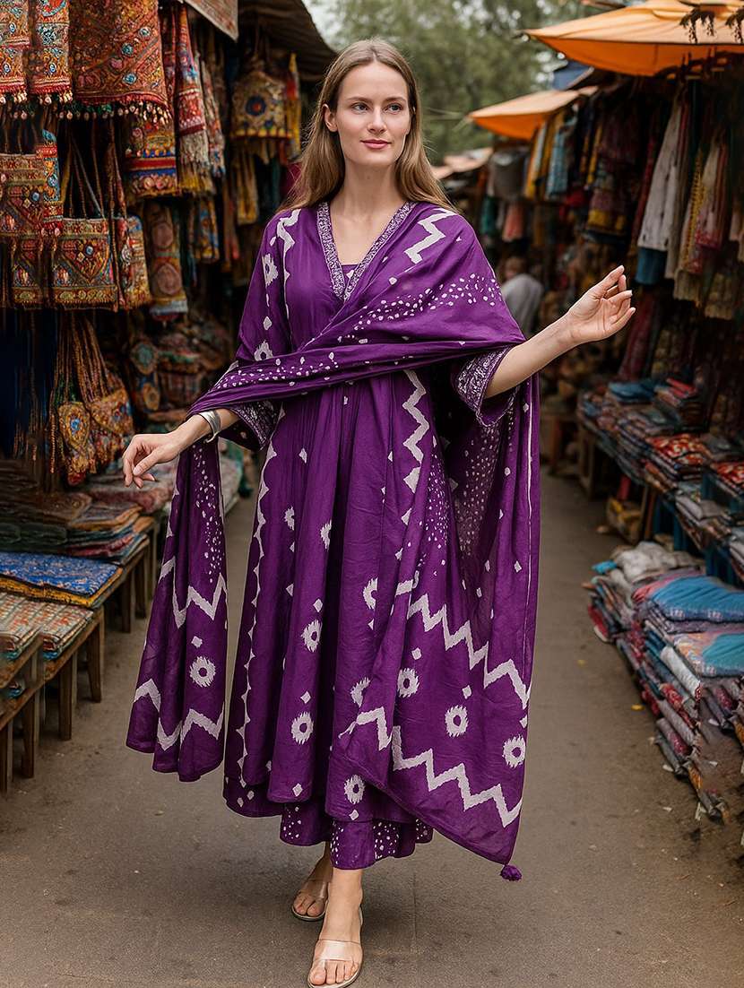 women printed three quarter sleeve kurta pant with dupatta set