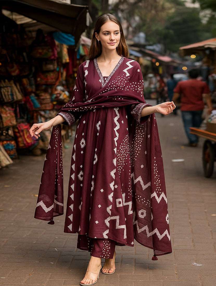 women printed three quarter sleeve kurta pant with dupatta set