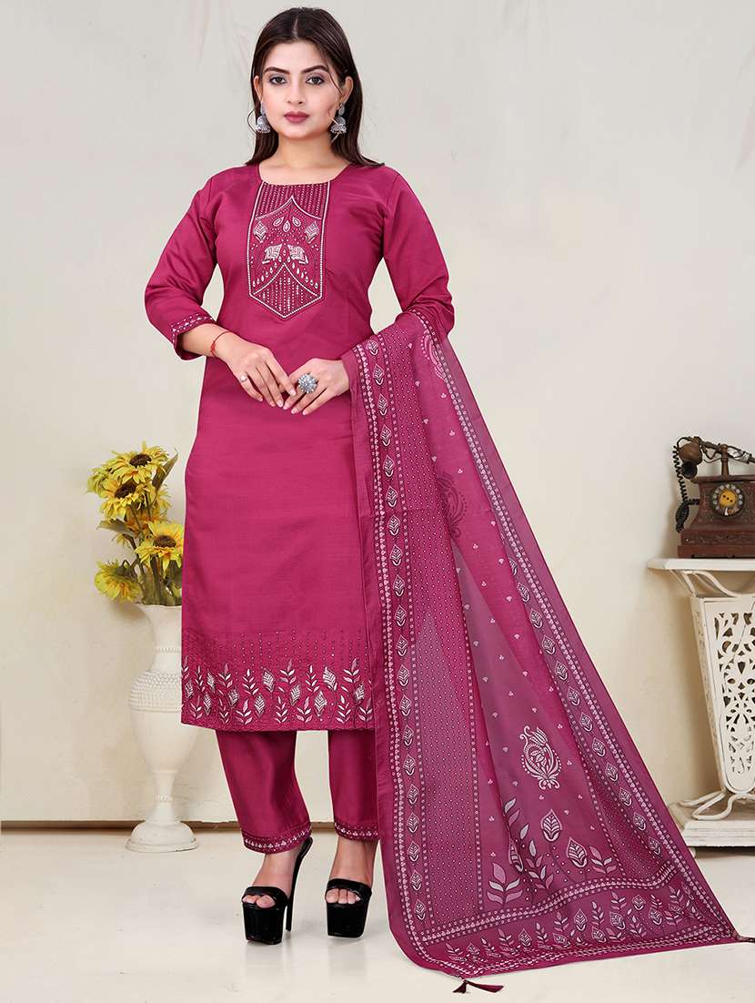 women solid with work three quarter sleeve kurta pant with dupatta set