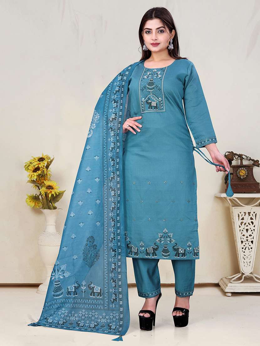 women solid with work three quarter sleeve kurta pant with dupatta set