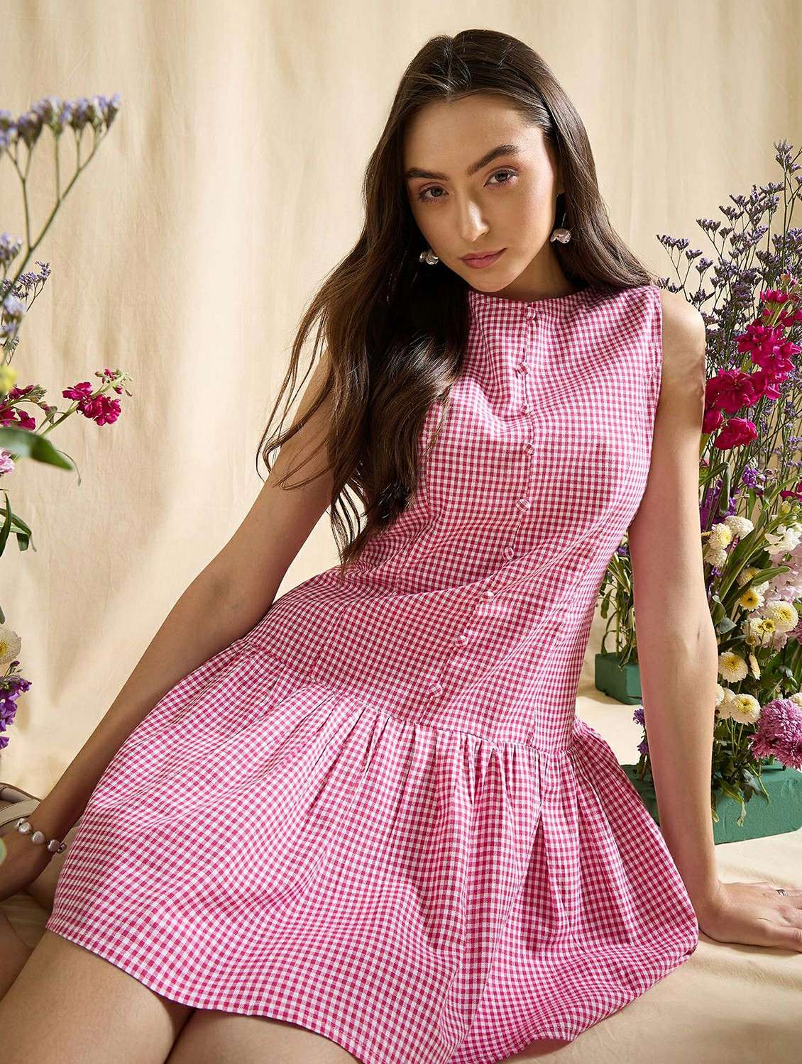 women checkered sleeveless tiered dress