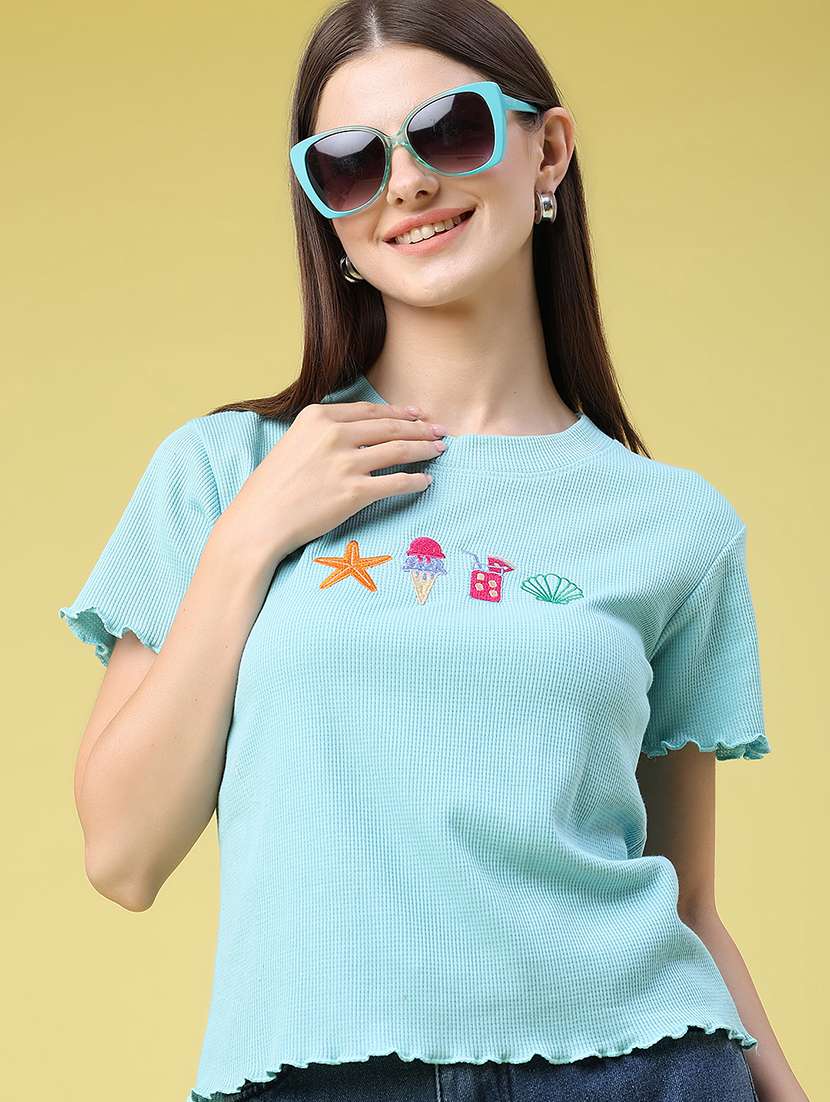 women embroidered round neck regulat t-shirt