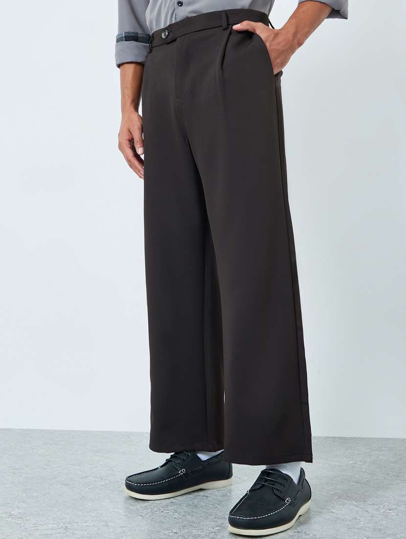 men solid mid rise pleated casual trouser