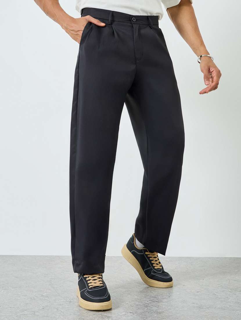 men solid mid rise pleated casual trouser