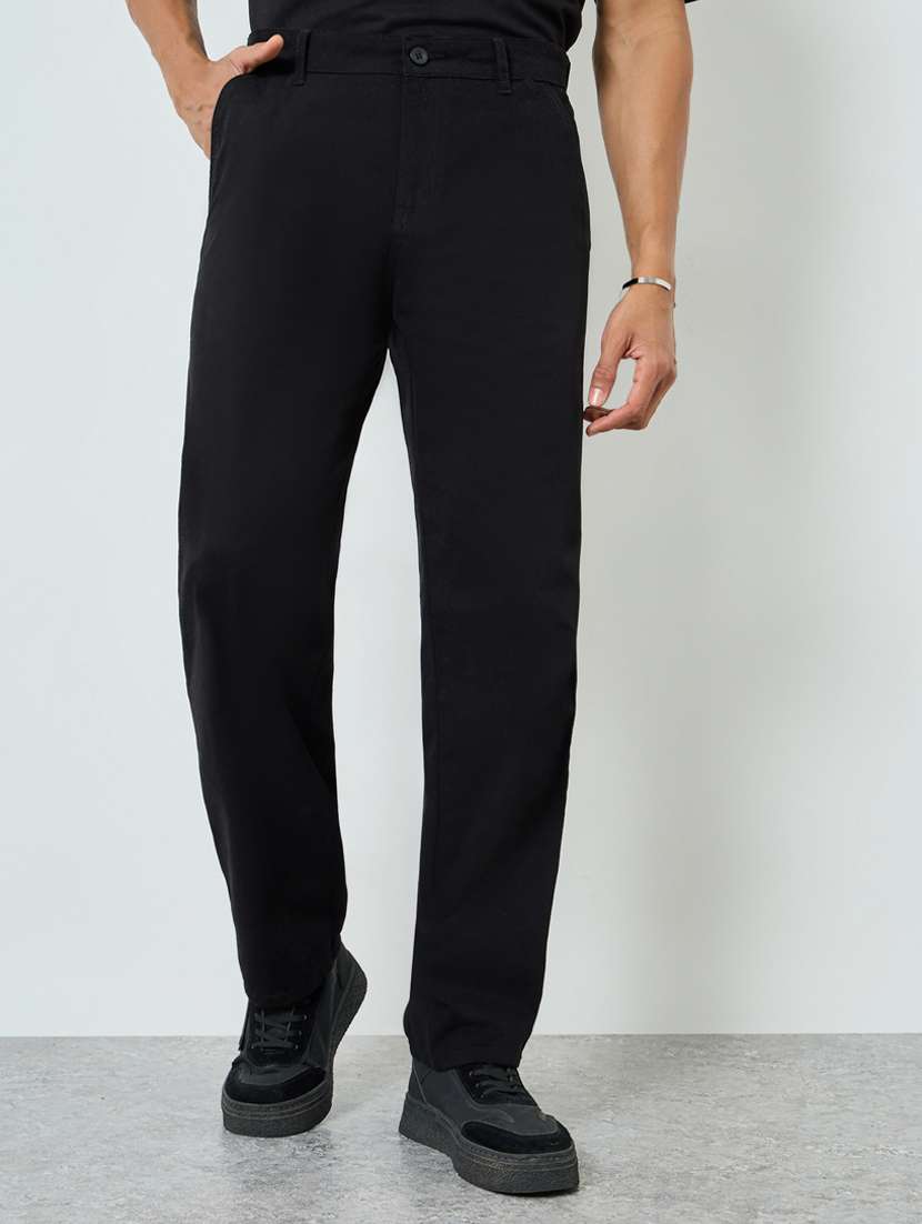 men solid mid rise chinos casual trouser